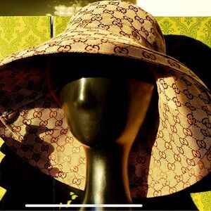 Gucci GG Monogram Bucket Hat Wide Large Brim Beige Canvas Jacquard Sun Coverage